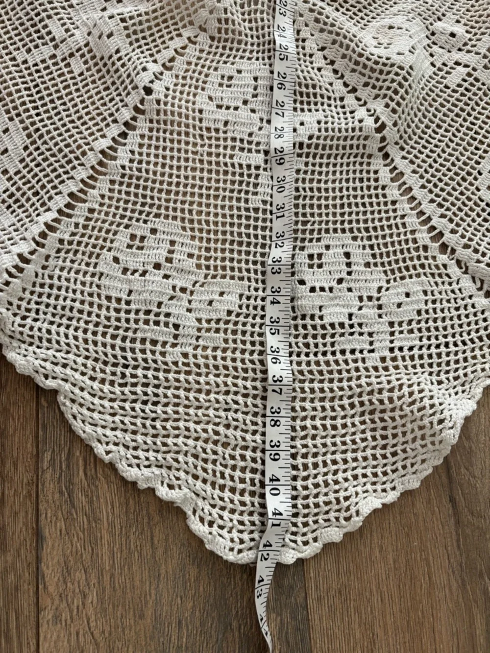 Hand Crocheted 42” Round Floral Lace Table Topper Cover Ivory White Doily Linen